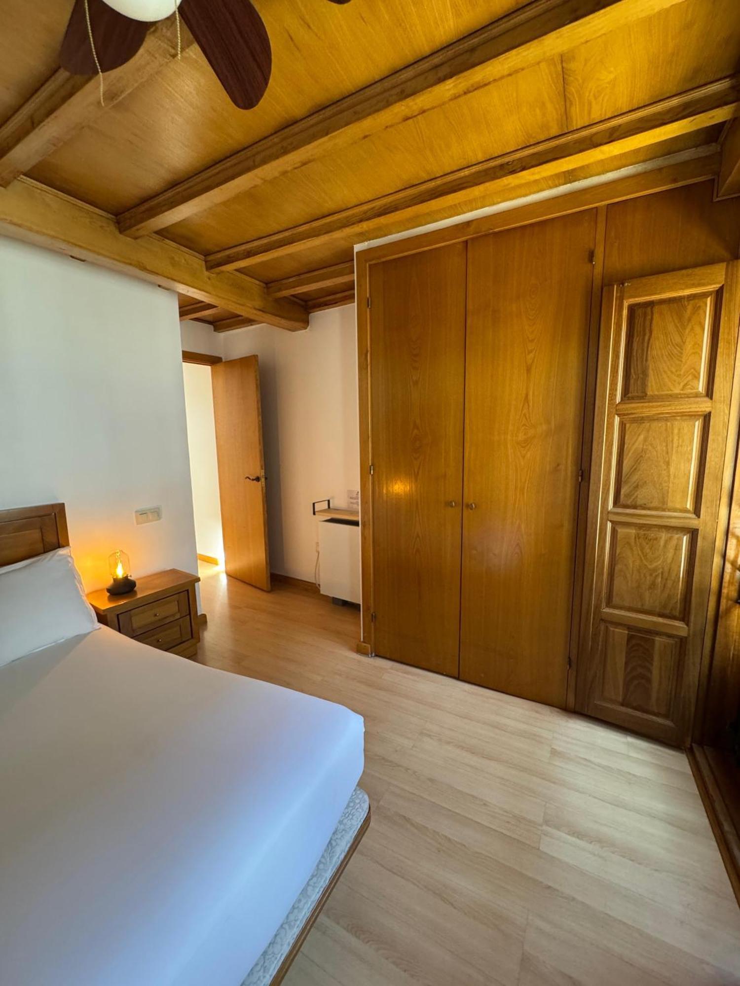 Apartamentos Campanas De San Juan Сантьяго-де-Компостела Экстерьер фото
